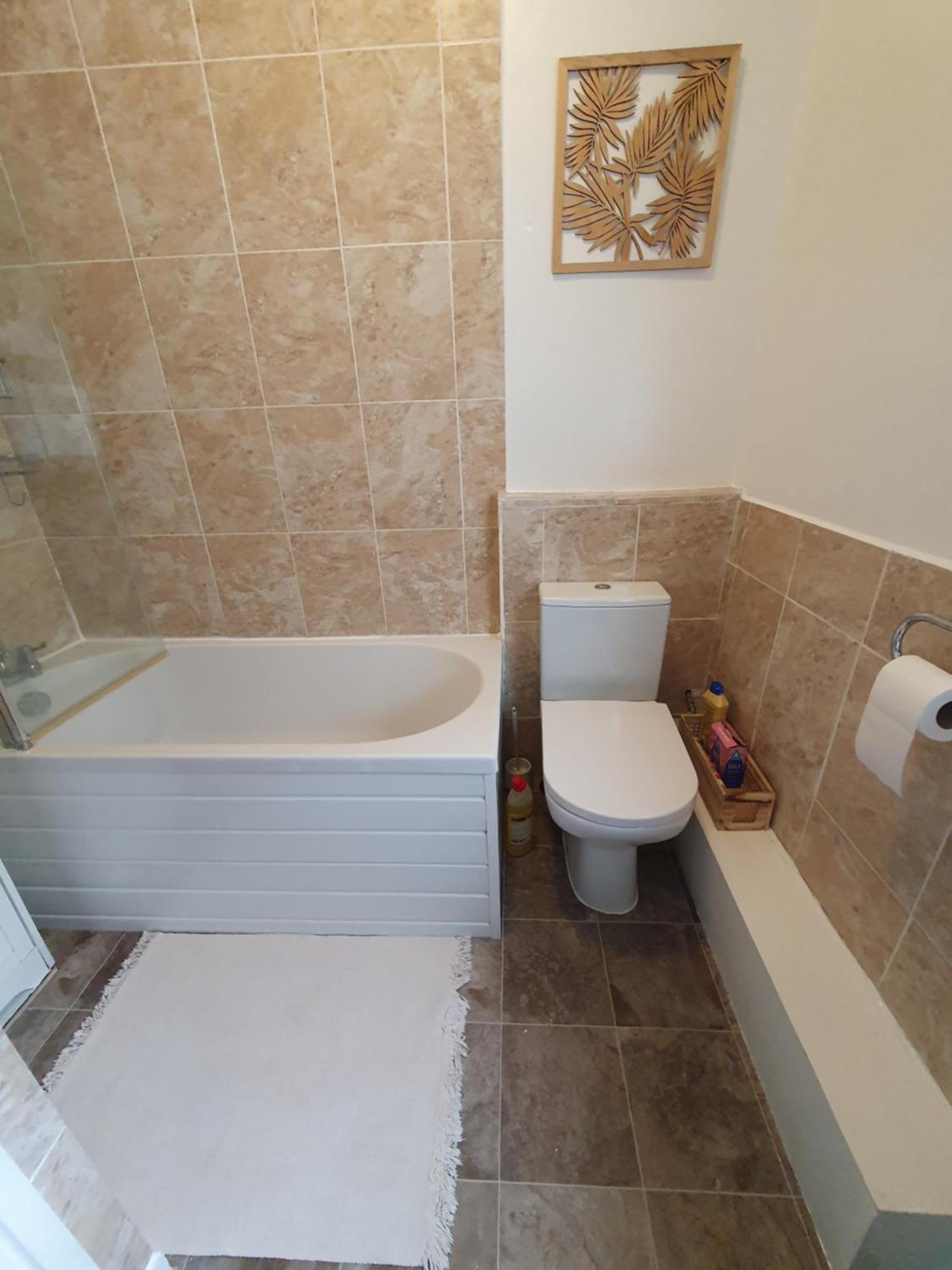 Private Double Room In Cardiff Exteriör bild