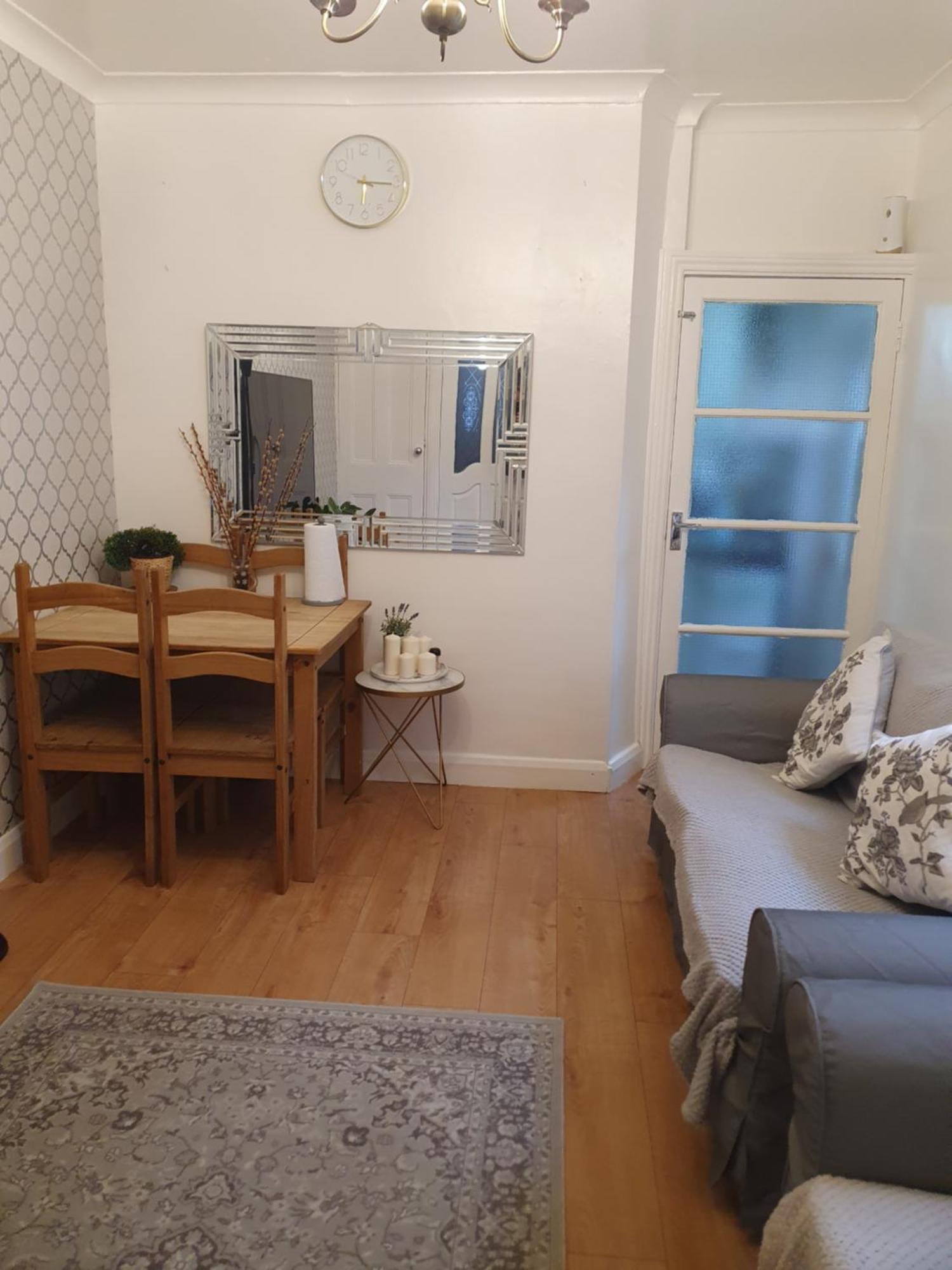 Private Double Room In Cardiff Exteriör bild